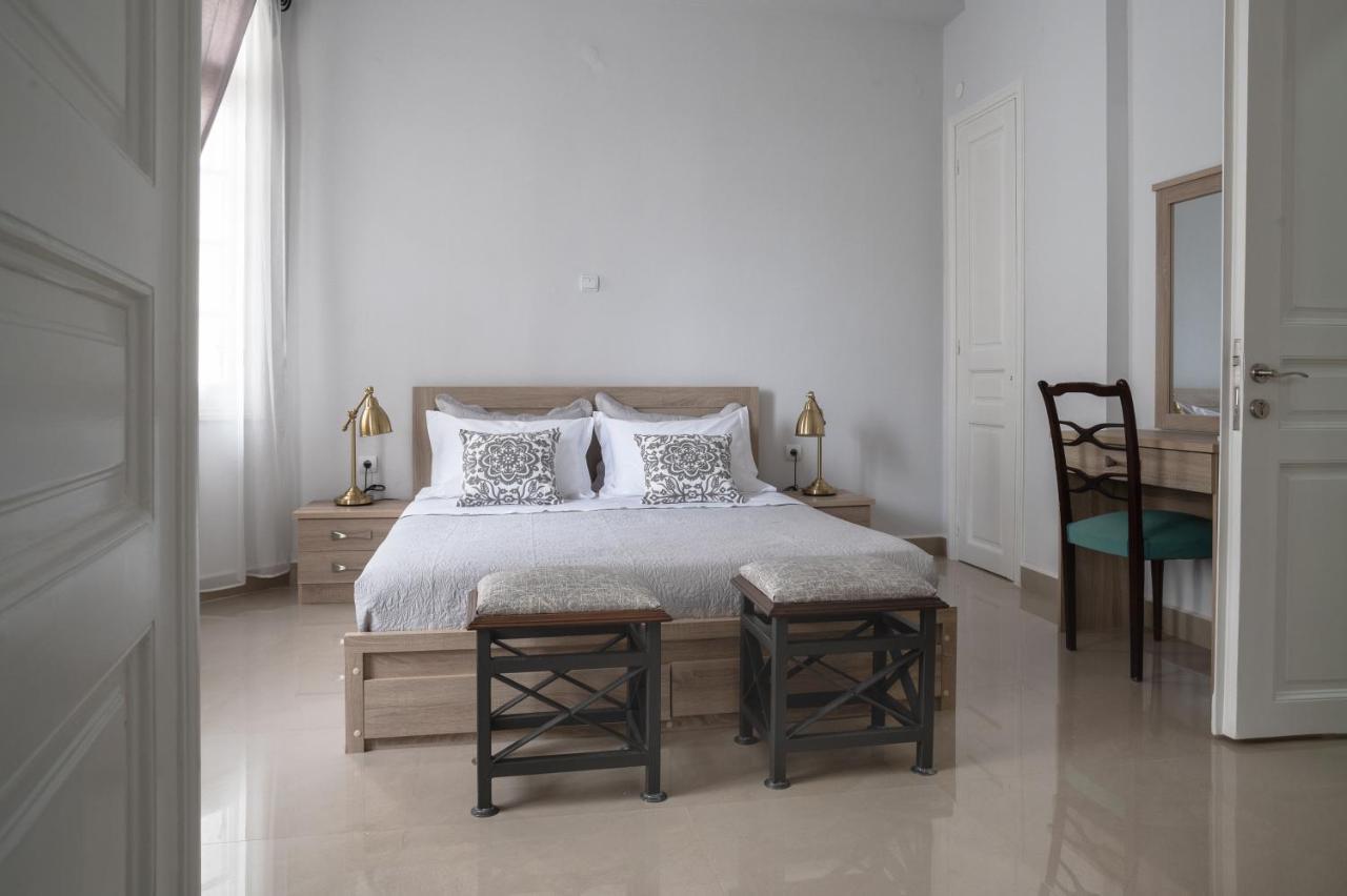 Polytimon, An Athenian Neoclassical Apartment Exterior foto